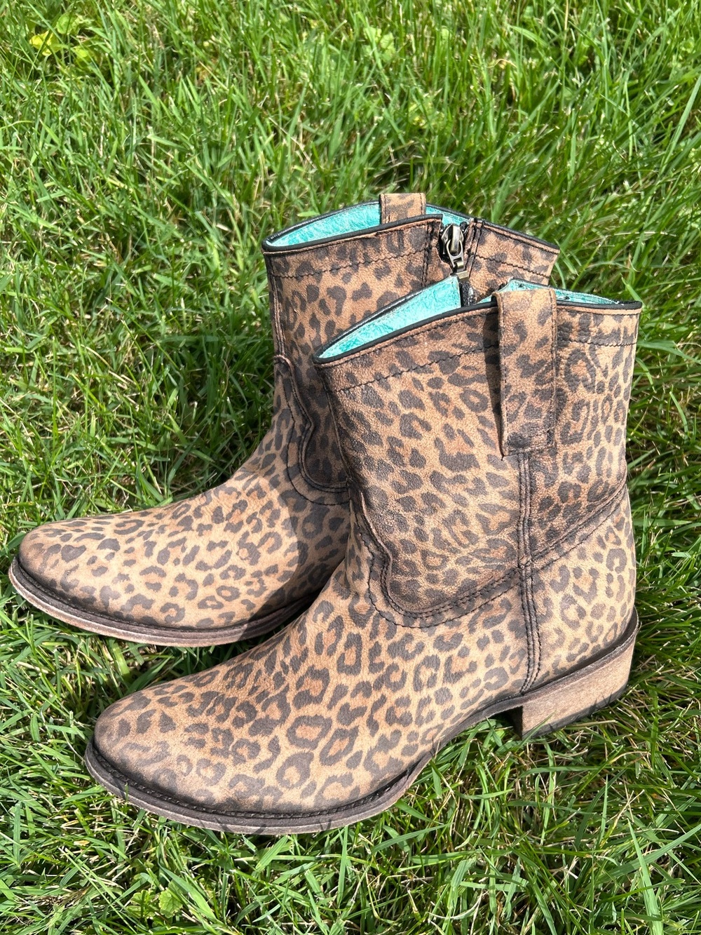 Leopard boots EUC